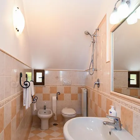 Amore Rentals - Casa Tatano Apartment Marciano