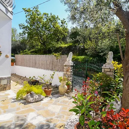 Amore Rentals - Casa Tatano Apartment Marciano
